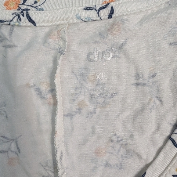 Dip Lightweight Flowy Floral Sleeveless Top - Picture 2 of 4